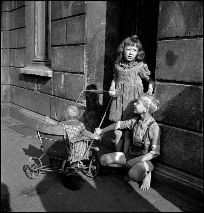 Street scene (Уличная сцена), 1947