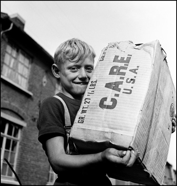 Food distribution as part of the Marshall Plan (Распределение продуктов питания согласно плану Маршалла), 1947