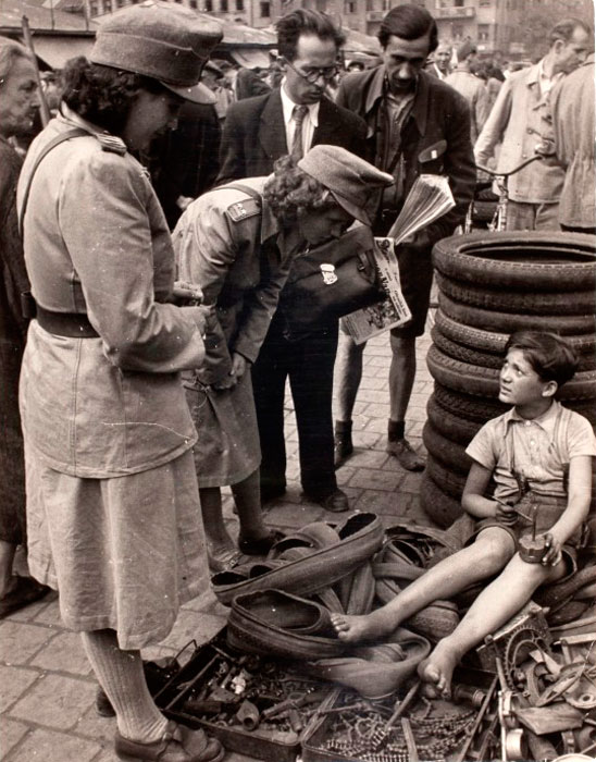 Police and handicapped child on street (Полиция и ребенок-инвалид на улице), 1948