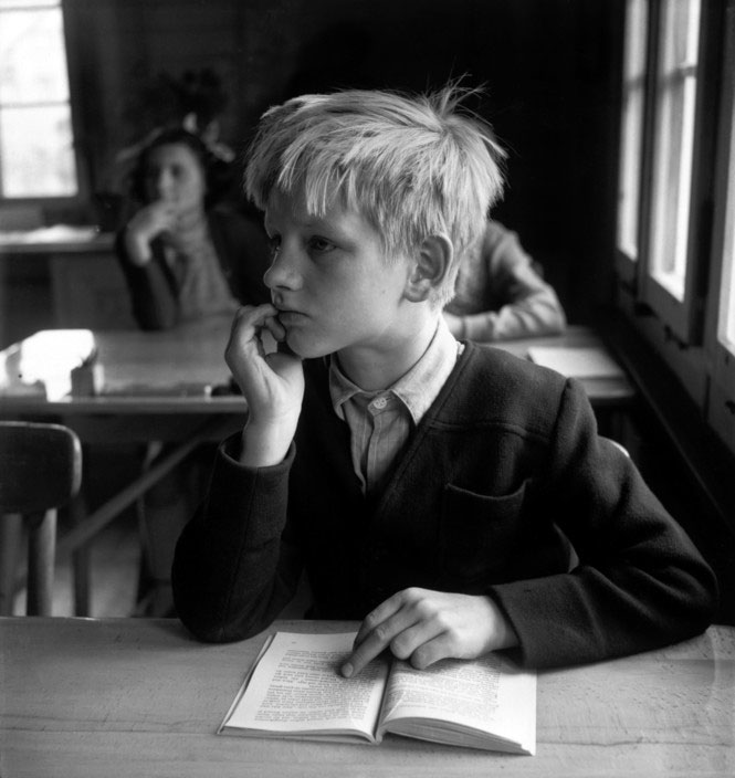 Orphanage. Sunday morning in a classroom (Детский дом. Воскресное утро в классе), 1948