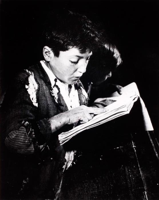 Young boy reading (Читающий мальчик), 1950