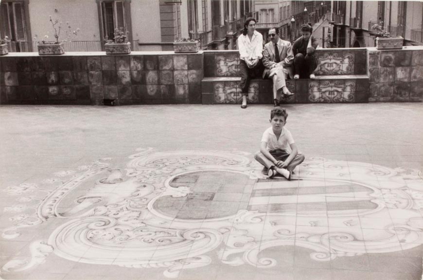 Boy sitting on tiles (Мальчик, сидящий на плитке), c.1952