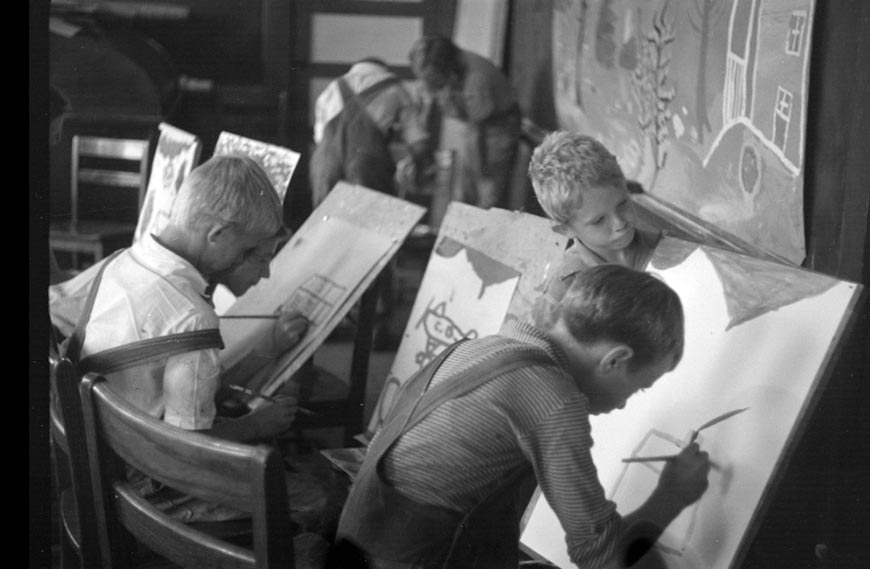 Painting class in school (Класс рисования в школе), 1937