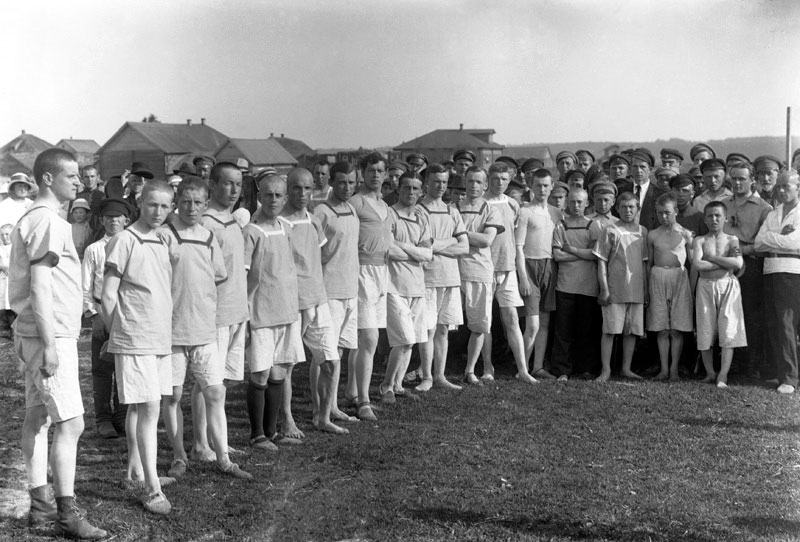 Детский лагерь (Children's camp), 1933