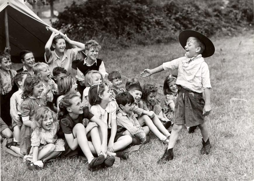 Scouts Entertain (Развлекающиеся скауты), 1944
