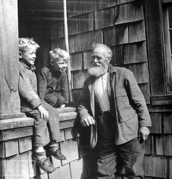 Old man talking to two young boys (Старик, разговаривающий с двумя мальчиками), Jan.1943