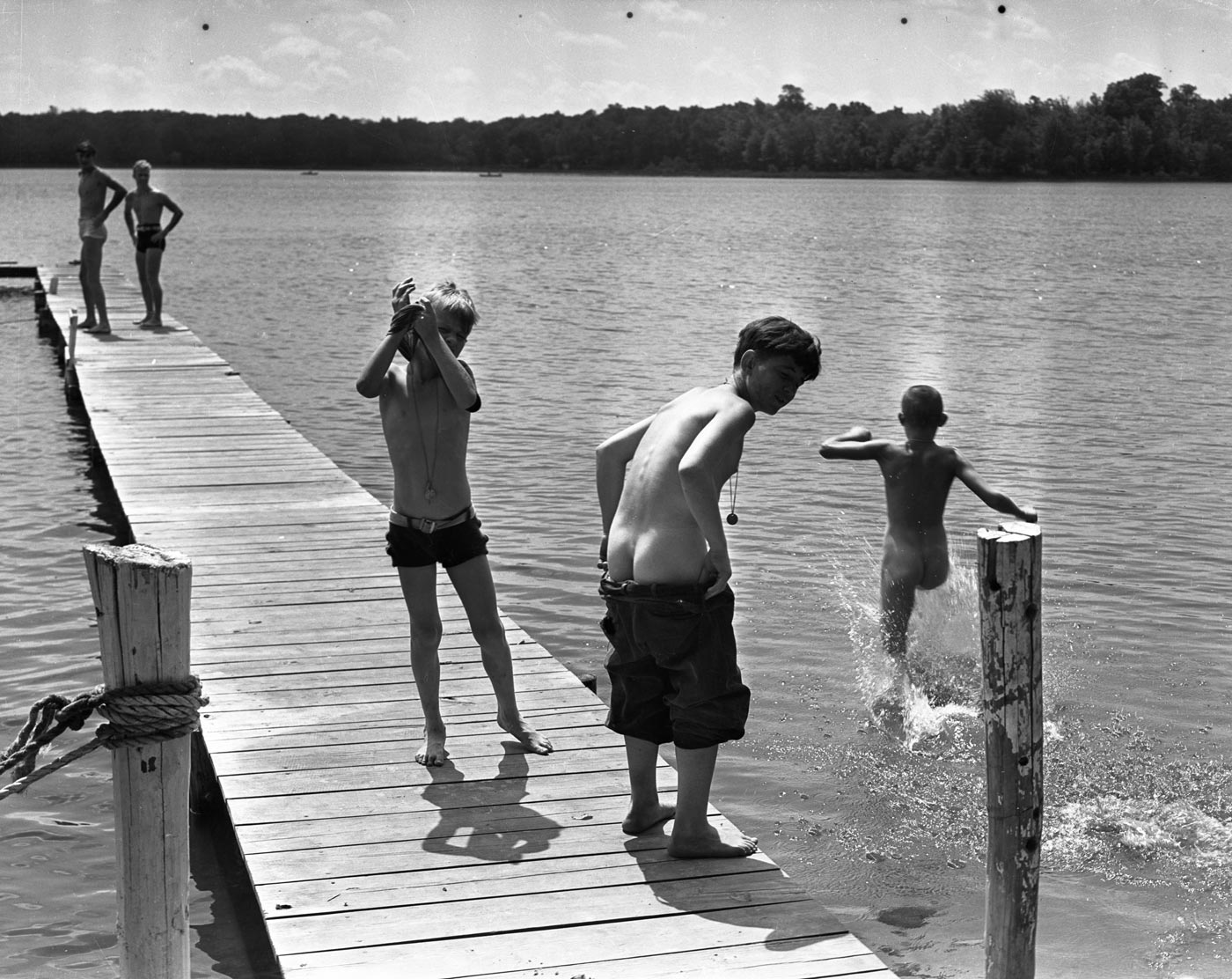 Fresh Air Camp (Лагерь свежего воздуха), 1938