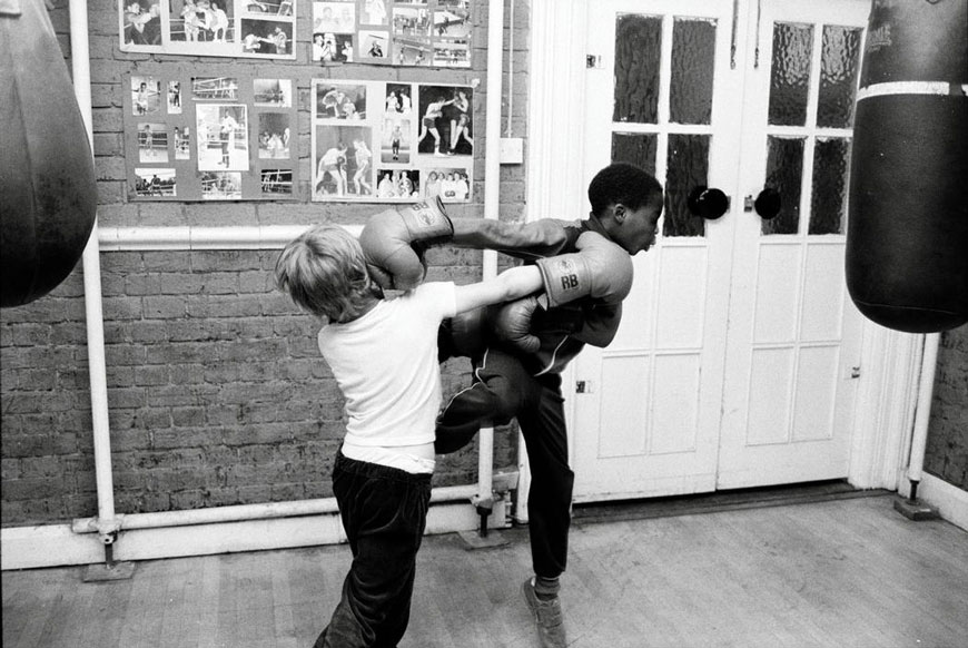 Boxing club in West London. In the gym (Боксёрский клуб в западном Лондоне. В гимнастическом зале), 1987