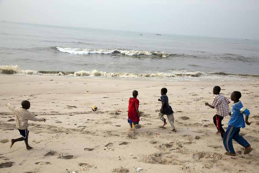 Playing on the beach which in many places has become a waste dump site (Игра на пляже, который во многих местах стал напоминать свалку), 2010