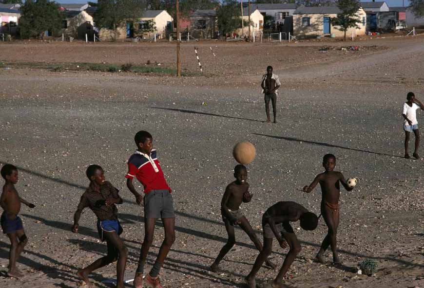 A black township near Windhoek (Посёлок чёрных близ Виндхука), 1984