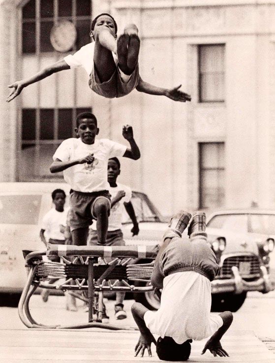 Children acrobats (Дети-акробаты), c.1965