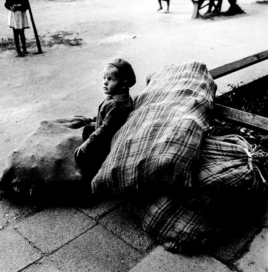 На рынке (At a Hale Market), 1973