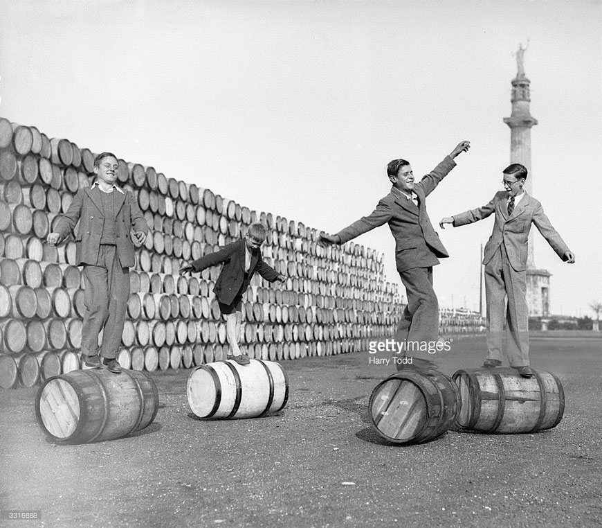 Barrel Walking (Прогулка на бочке), 30th September 1937