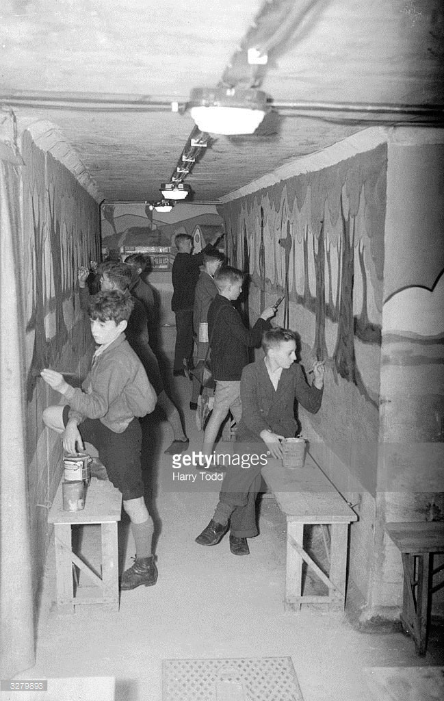 School boys decorating the inside of their school air-raid shelter (Школьники расписывают школьное бомбоубежище), 5th August 1941