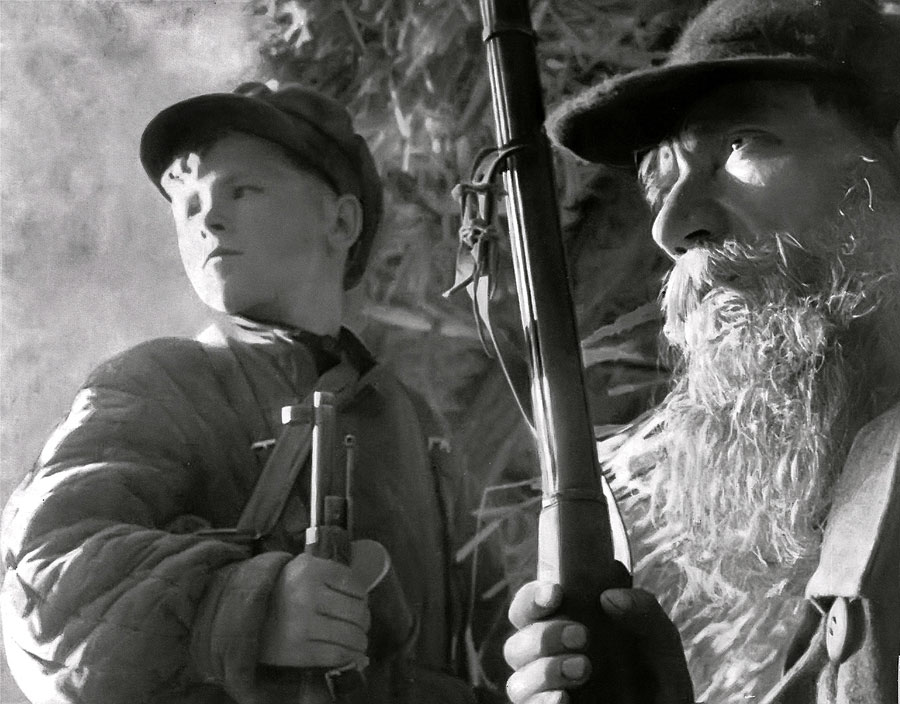 И дeд Ивaн, и внук Ивaн (Grandfather Ivan and grandson Ivan), 194?