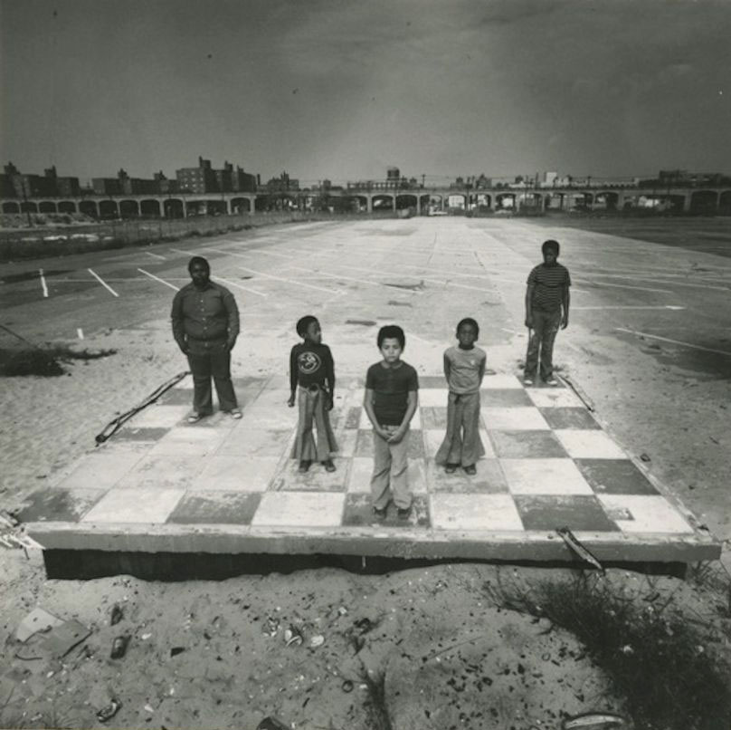 Boys on Checker Floor (Мальчики на настиле в шашку), 1973