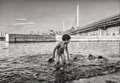 from series «Suriyeli Çocuklar / Syrian Childs playing at the Goldenhorn» * из серии «Сирийские дети, играющие в Золотом Роге» (2015)