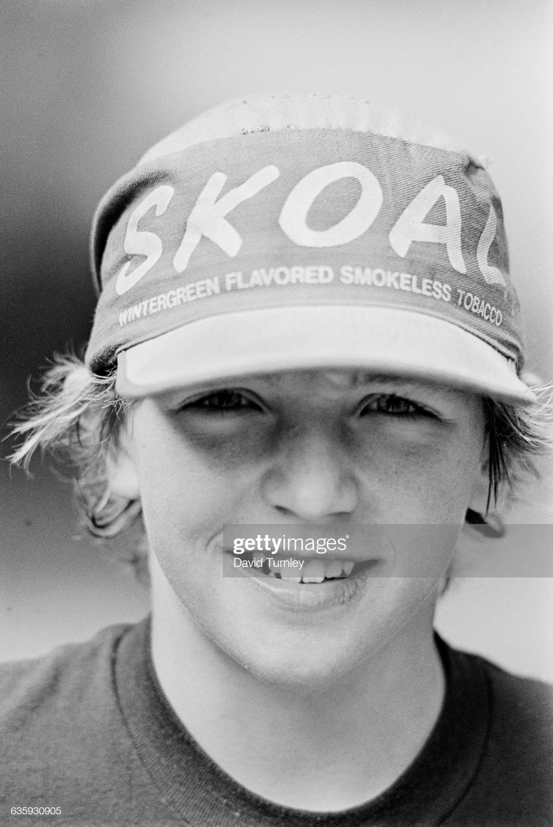 Boy with Skoal Hat (Мальчик с кепкой «Ваше здоровье!»), 1984