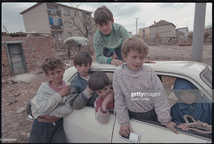 Children in a Car (Дети в автомобиле), 1997