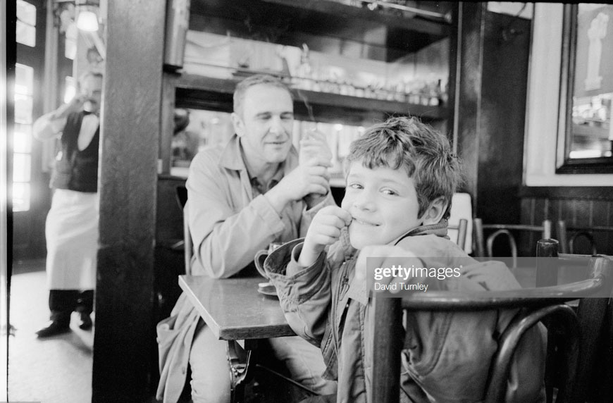 Father and Son at a Restaurant Table (Отец и сын за столиком в ресторане), 1994