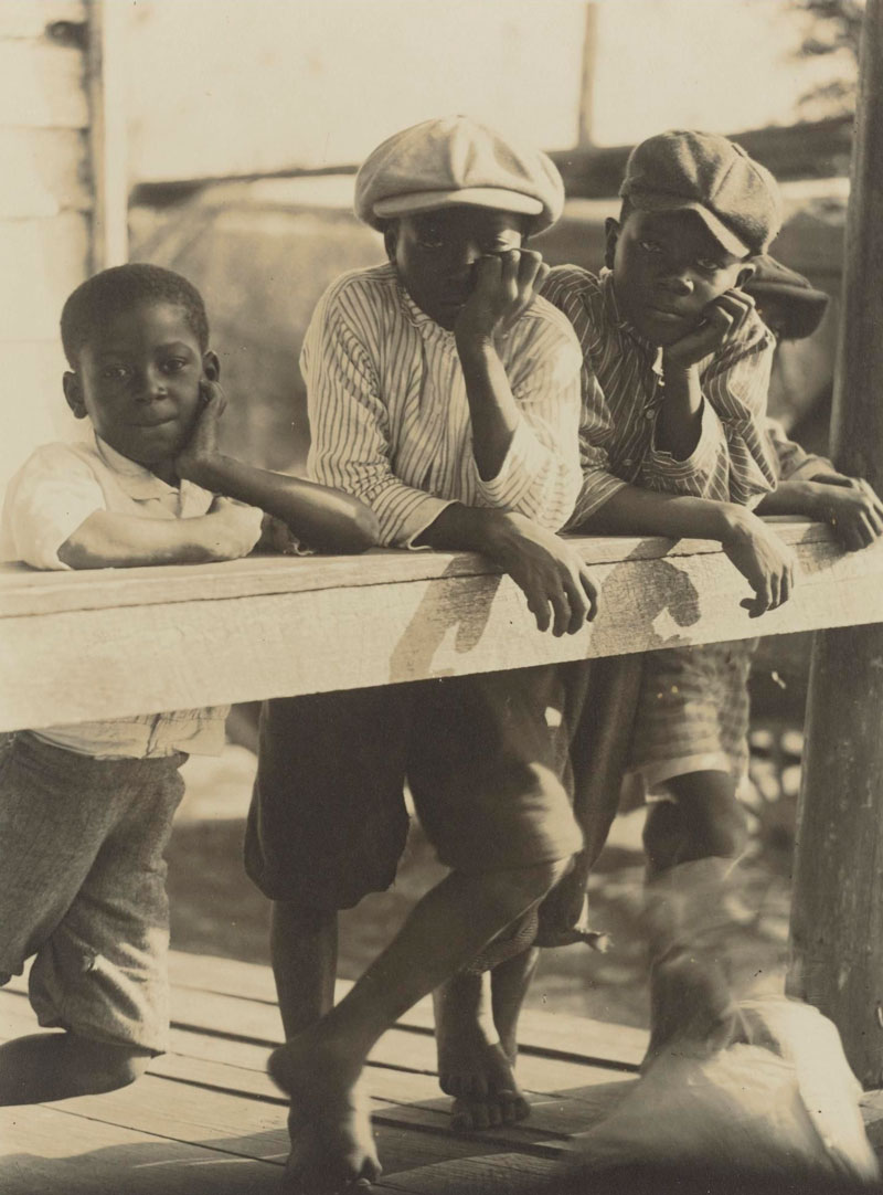 [A group of boys, South Carolina (Группа мальчиков, Южная Каролина)], c.1929-1932