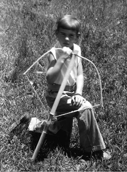 Donald Luther Flynn; boy with crossbow (Дональд Лютер Флинн; мальчик с арбалетом)