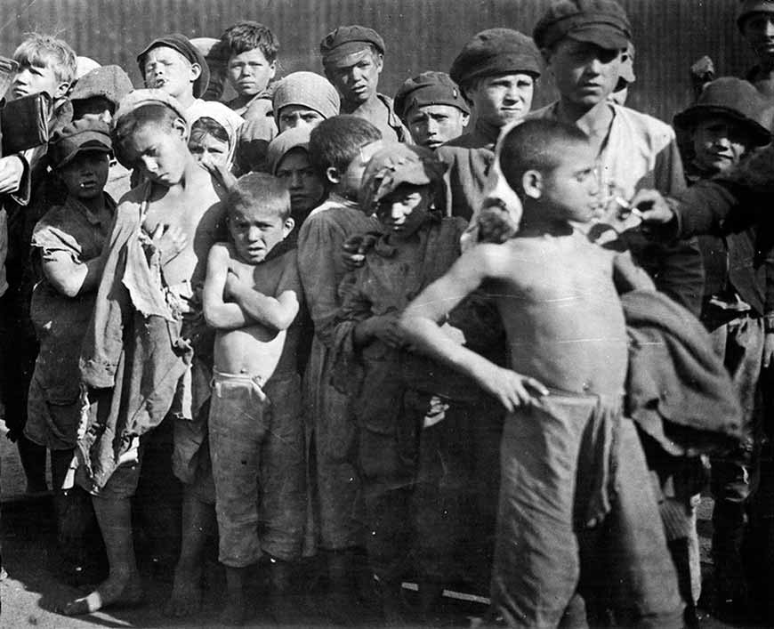 Группа детей-беспризорников (A group of homeless children), 1922