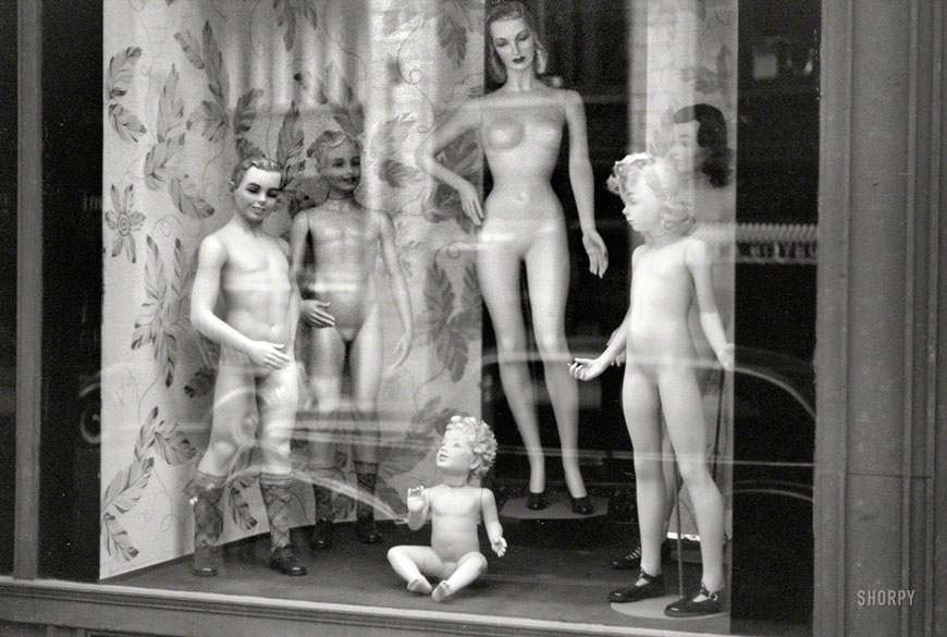 Store window display (Витрина магазина), July 1941