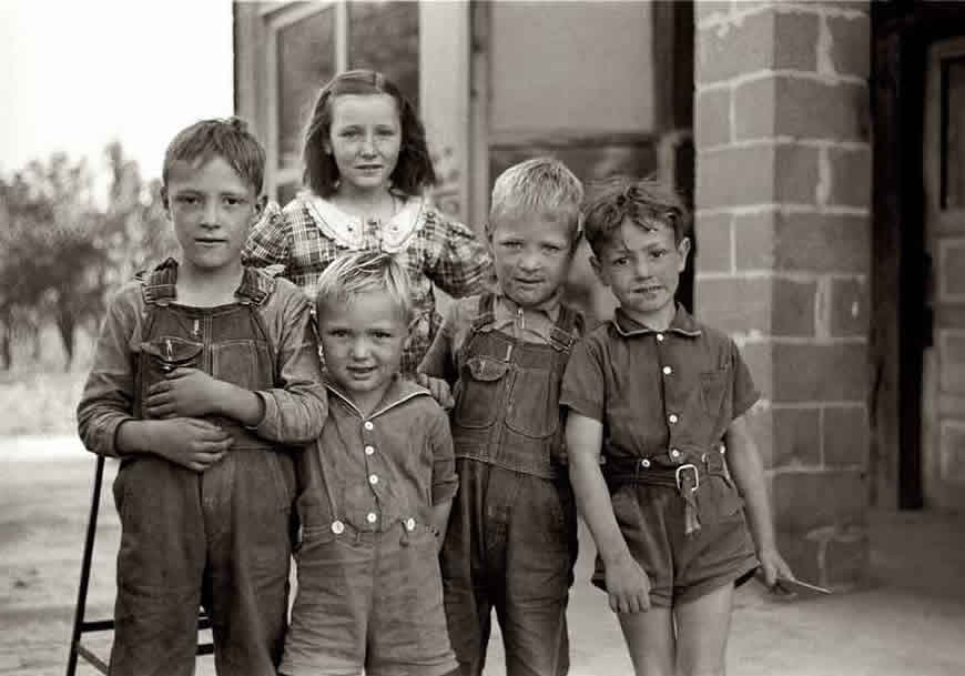 Children of migrant agricultural workers in (Дети мигрирующих сельских рабочих), July 1940