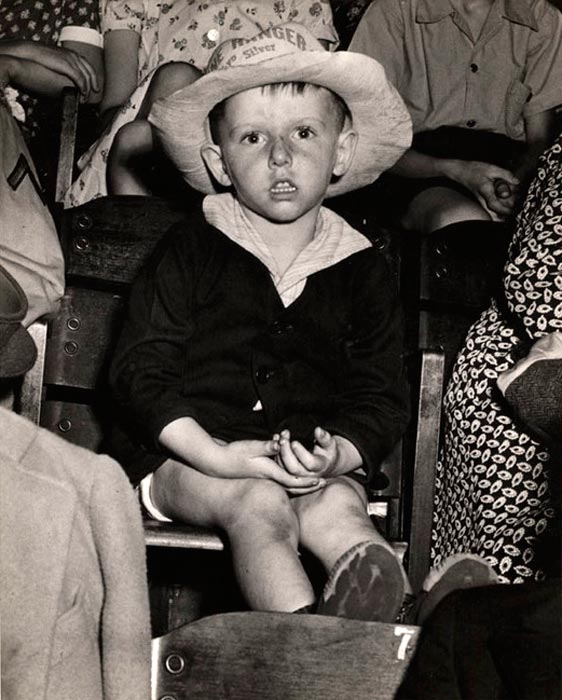 Circus crowd (Толпа в цирке), 1943