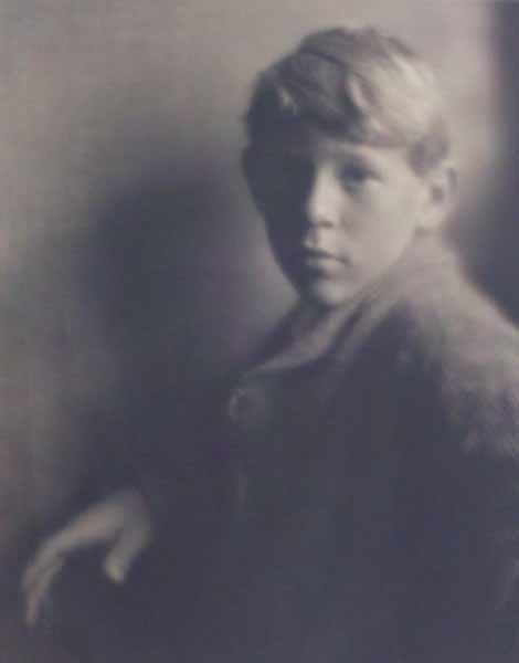 Neil as a young boy (Нейл как мальчик), c.1925