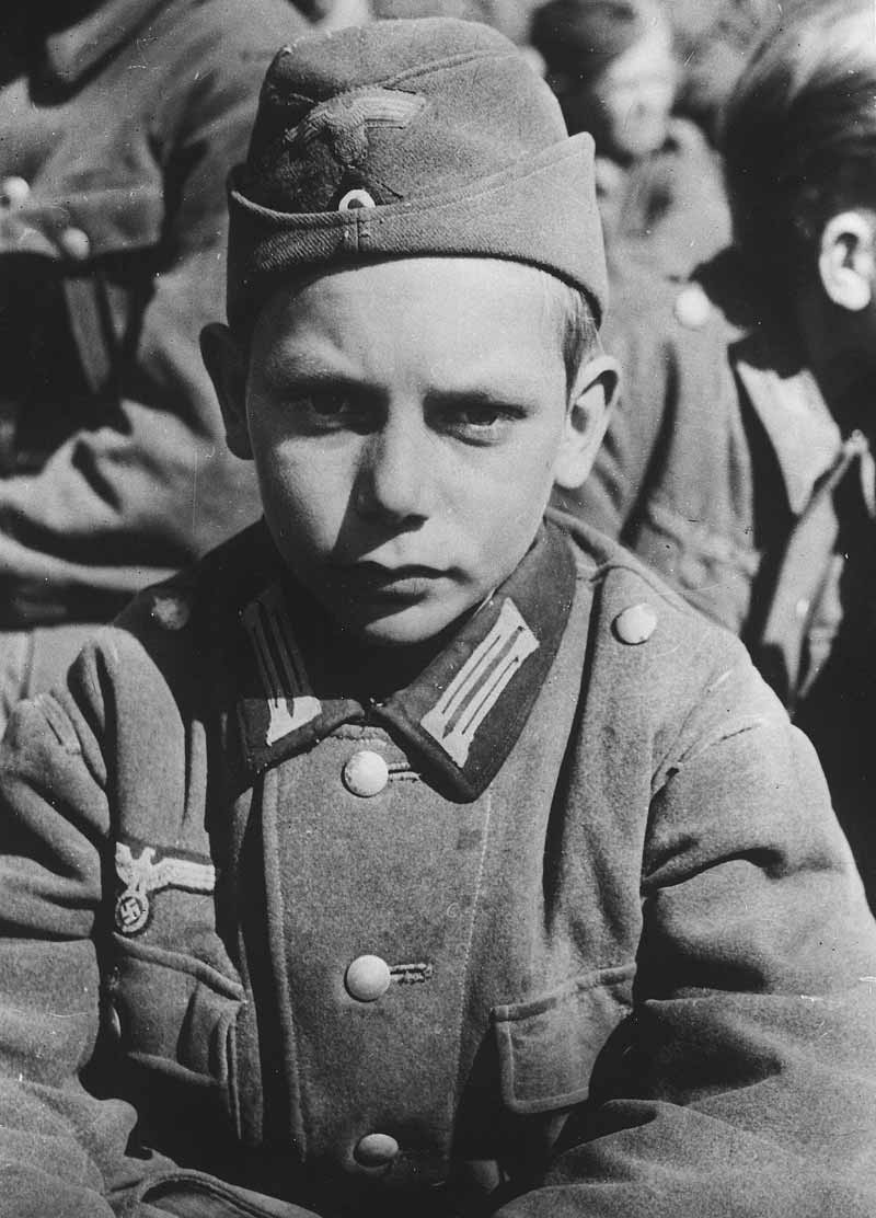 A member of Hitler Youth aged 13 captured by the U.S. Army (Член Гитлерюгенда, взятый в плен армией США), 1945