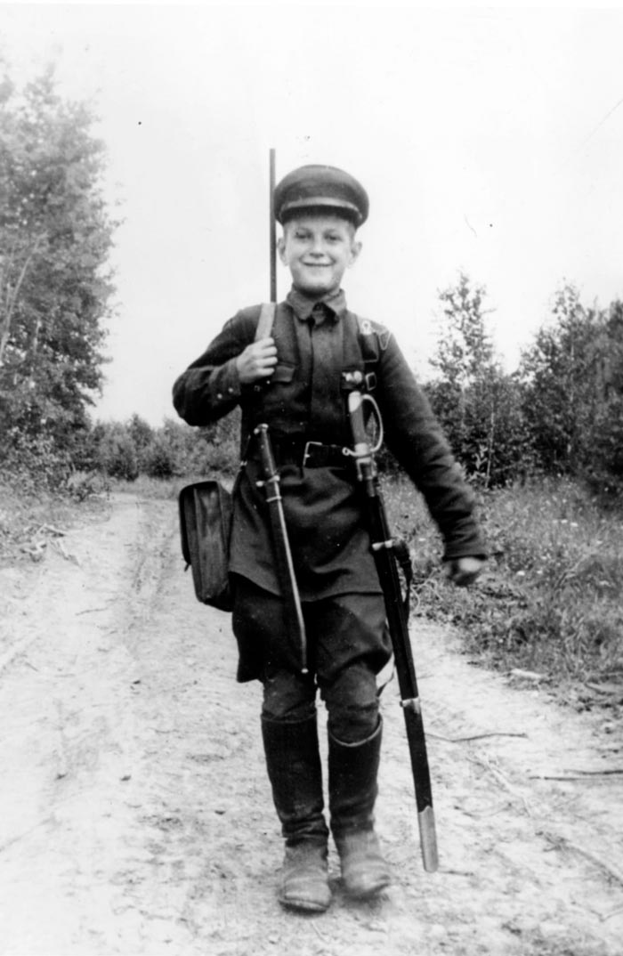 Портрет мальчика в форме Красной Армии (Portrait of a boy in the uniform of the Red Army), 1942