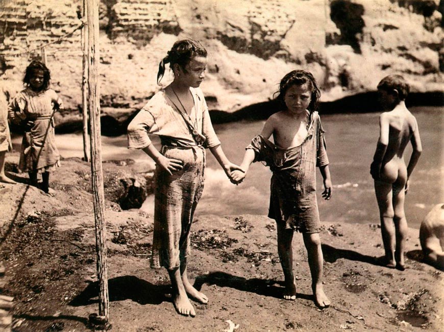 Children of Naples on beach (Дети Неаполя на пляже), 1872