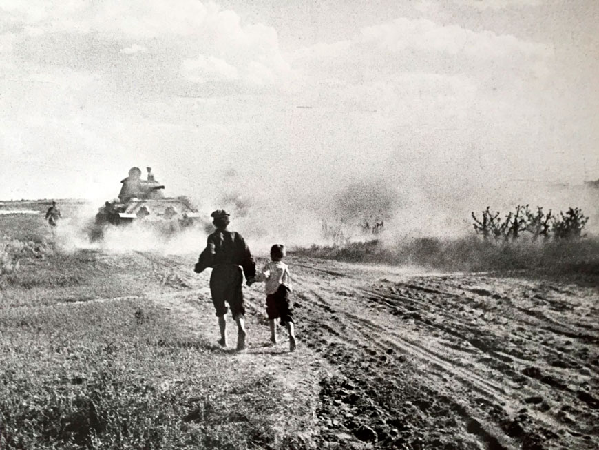 Наша армия входит! Сталинград (Our Army is Coming! Stalingrad), 1942-1943