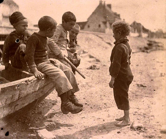 Beach scene, portrait of children (Пляжная сцена, портрет детей), 1900-1905