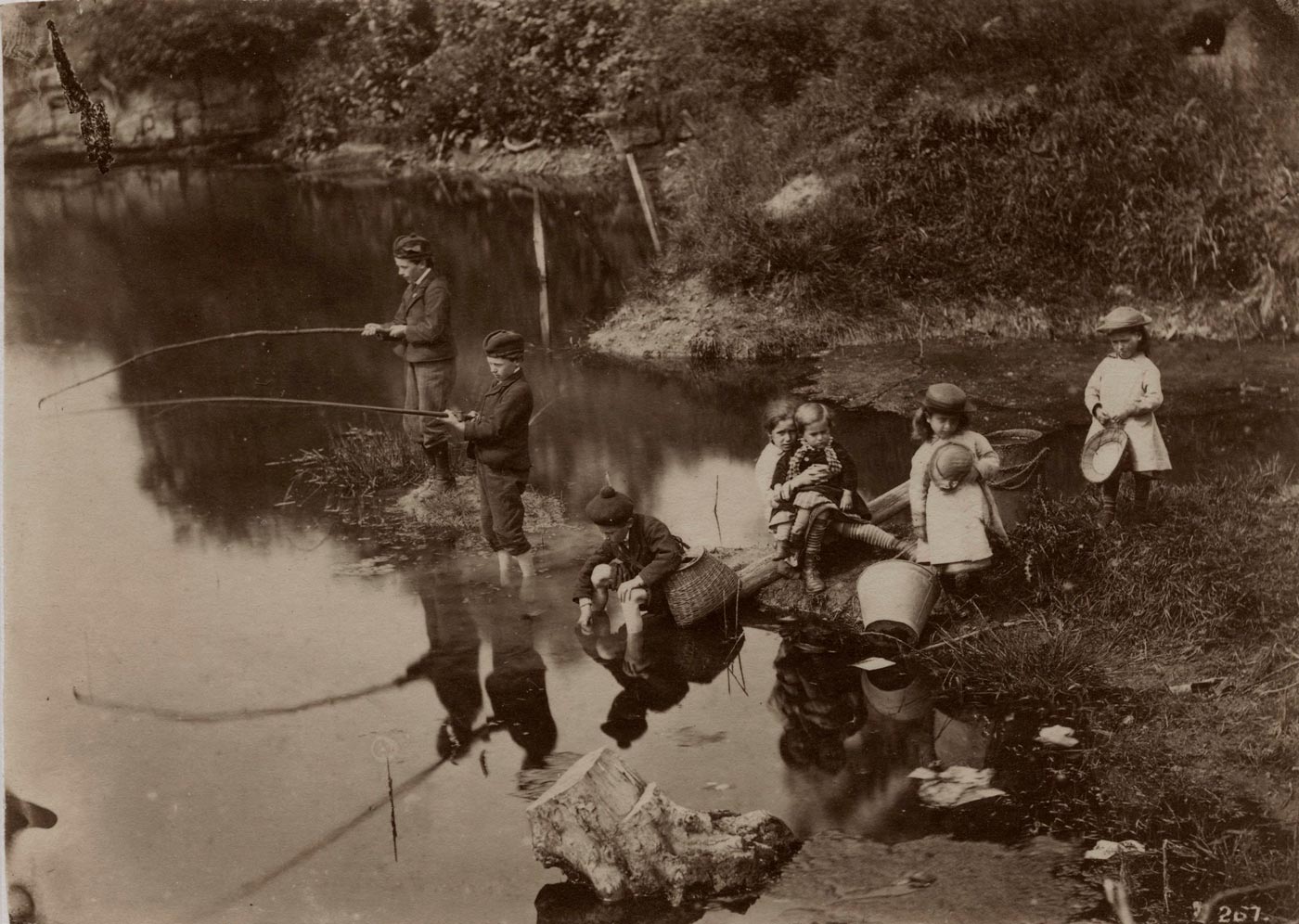 Children Fishing (Рыбачущие дети), c.1870