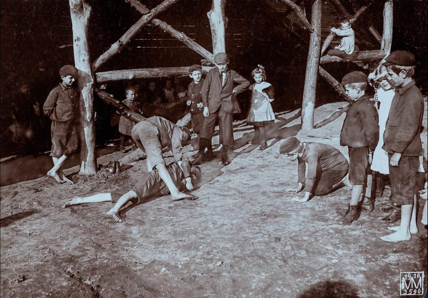 Berliner Rangen. Ringkampf (Берлинские сорванцы. Борьба), 1910