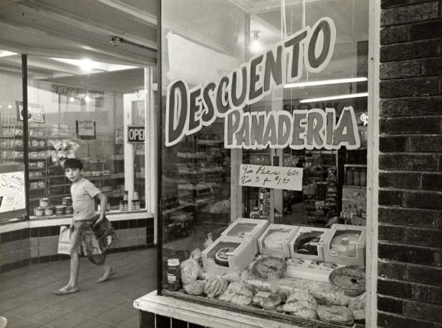Hardworking shoeshine boy (Тяжело работающий мальчик-чистильщик обуви), 1969