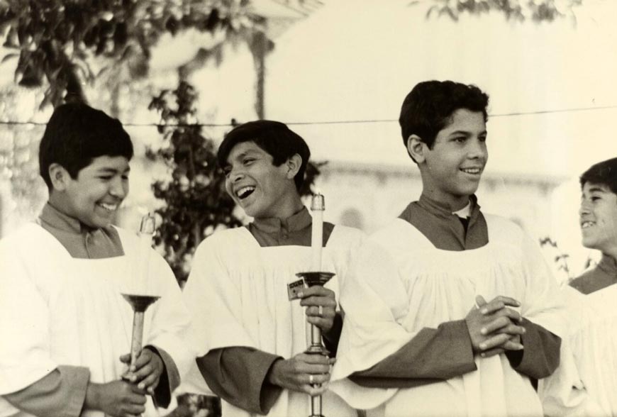 Laughing Altar boys (Смеющиеся мальчики-алтарники), 1970