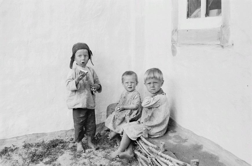 [Portraits of residents of the occupied Belgorod region / Портреты жителей оккупированной белгородской области], 1943