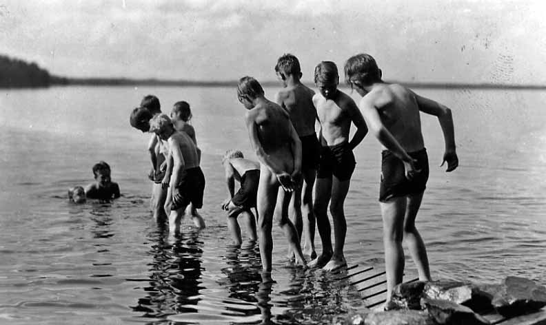 Badande pojkar (Купающиеся мальчики), 1930s