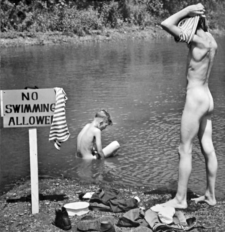 No swimming allowed (Купаться запрещено!), 1940s