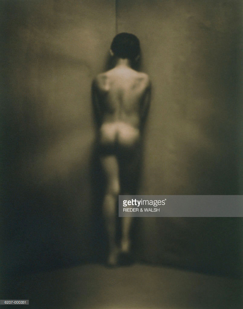 Nude Boy Standing in Corner (Нагой мальчик, стоящий в углу)