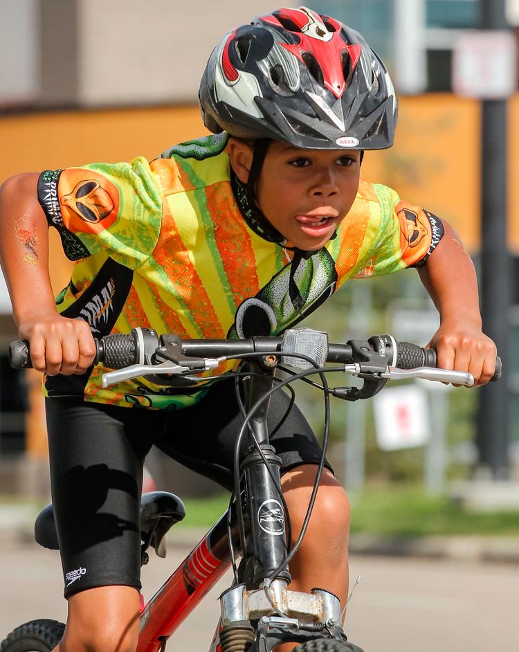 Pushing Hard on the Bike (Изо всех сил на велике), 2016