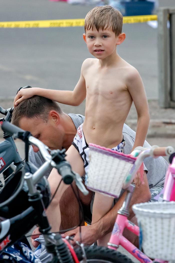 Getting transition asistance from Dad (Получая помощь от отца), 2009