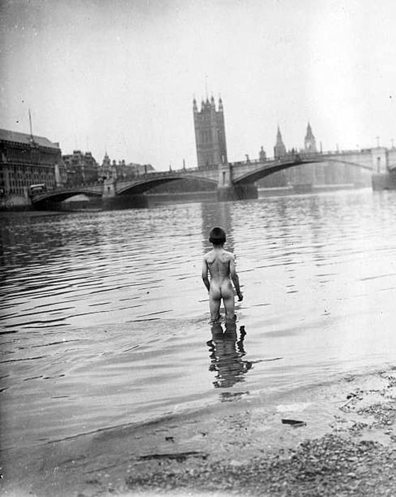 Solitary bather (Одинокий купальщик), August 17, 1934