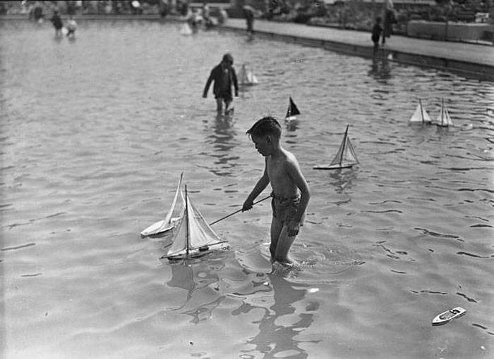 A toy boat (Игрушечный кораблик), May 31, 1939