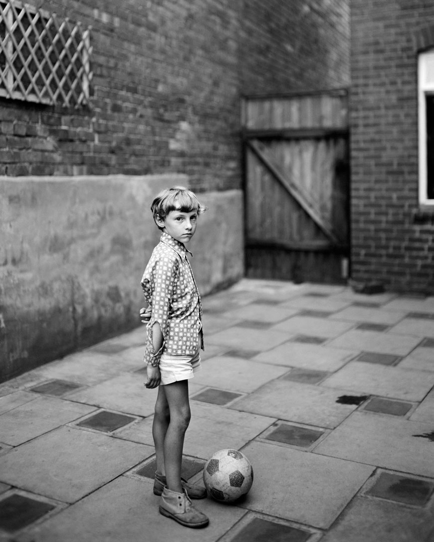 Young boy with ball (Мальчик с мячом), 1974