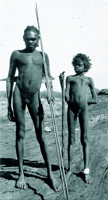 Nanatugurba and Nanabanji, a Luritja man and boy (Нанатугурба и Нанабанджи, отец и сын народности Луритья), June 1931